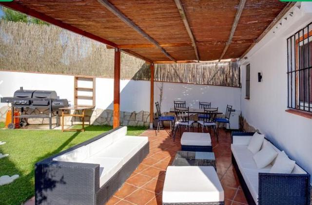 Detached Villa For 6 People In Lloret De Mar With Comunal Outdoor Swimming Pool Puigventos Exterior foto